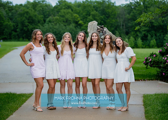 BC DeRosa Friends Graduation Portraits-40