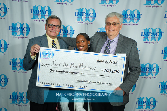 Impact100 Grant Awards Presentations 2019-063
