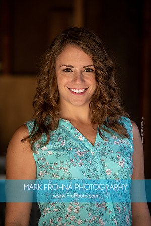 Stephanie Staszak Headshots 2020-072