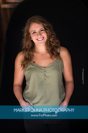 Stephanie Staszak Headshots 2020-064
