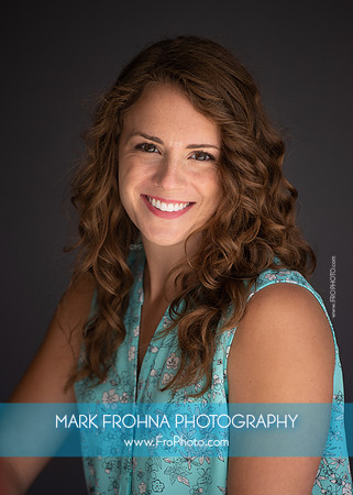 Stephanie Staszak Headshots 2020-012