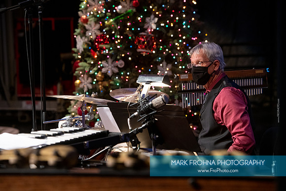 Skylight Sings Holiday Special-032
