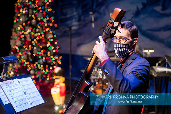 Skylight Sings Holiday Special-034