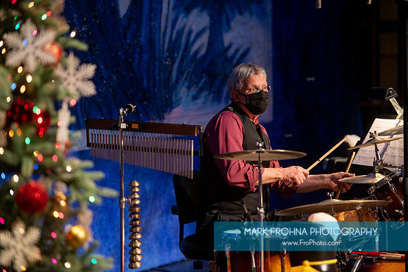 Skylight Sings Holiday Special-029