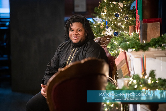 Skylight Sings Holiday Special-003