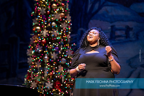 Skylight Sings Holiday Special-049