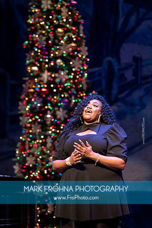 Skylight Sings Holiday Special-048