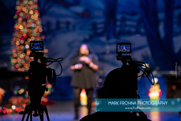 Skylight Sings Holiday Special-047