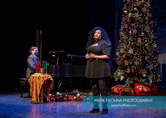 Skylight Sings Holiday Special-044
