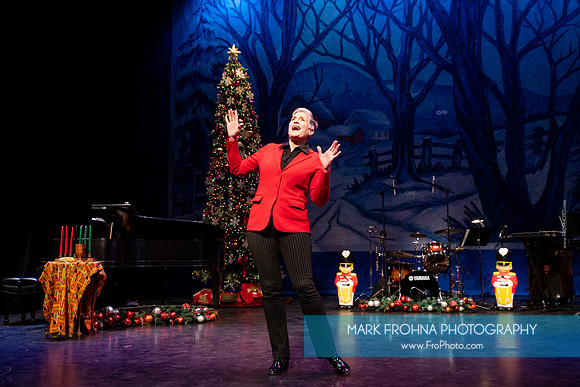 Skylight Sings Holiday Special-041