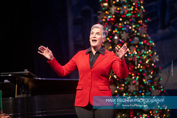 Skylight Sings Holiday Special-040