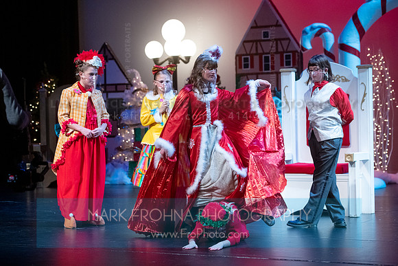 BCA Panto Grinch-099