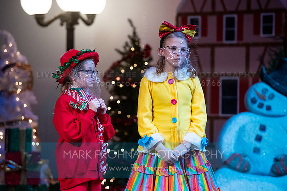 BCA Panto Grinch-097
