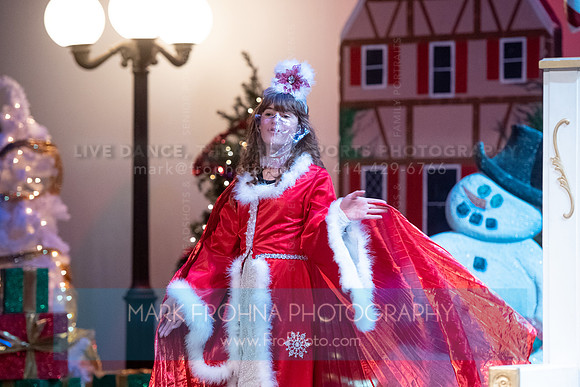 BCA Panto Grinch-089
