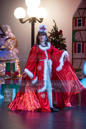 BCA Panto Grinch-088