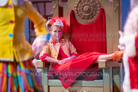 BCA Panto Grinch-087