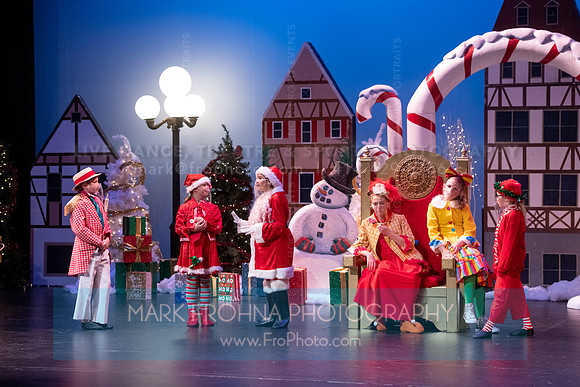 BCA Panto Grinch-078