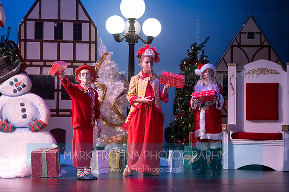 BCA Panto Grinch-076