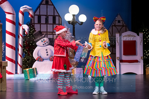 BCA Panto Grinch-072