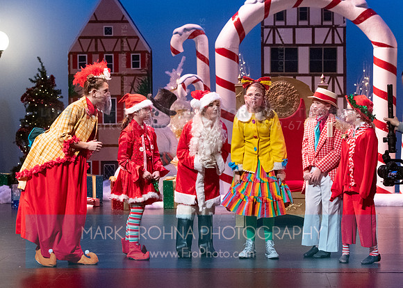BCA Panto Grinch-069