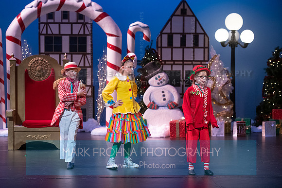BCA Panto Grinch-066