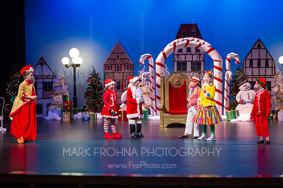 BCA Panto Grinch-068