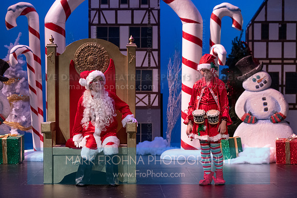 BCA Panto Grinch-064