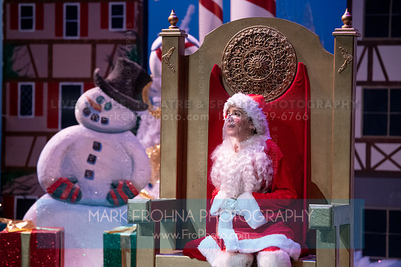 BCA Panto Grinch-059