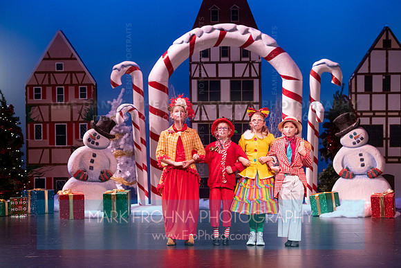 BCA Panto Grinch-052