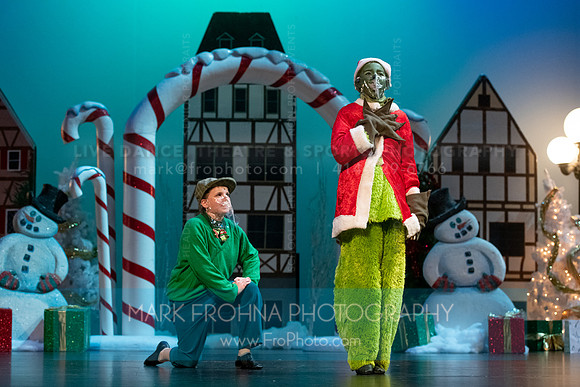 BCA Panto Grinch-044