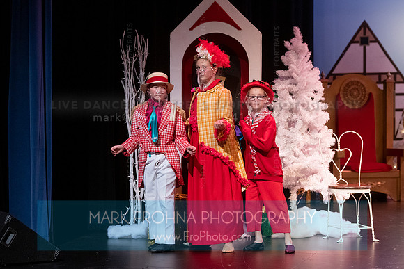 BCA Panto Grinch-033
