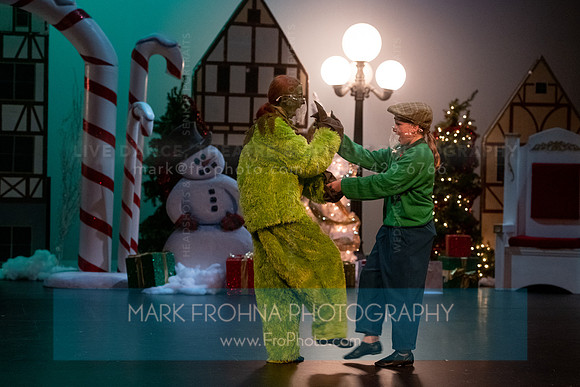 BCA Panto Grinch-030