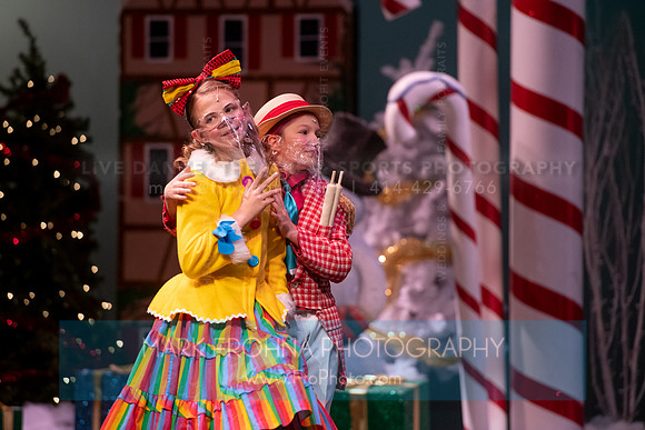 BCA Panto Grinch-027