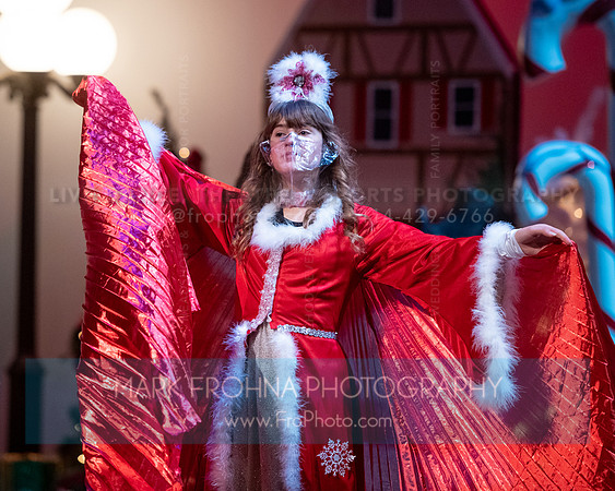 BCA Panto Grinch-136