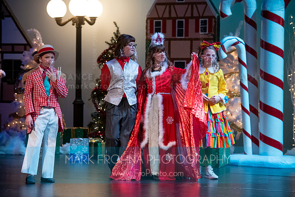 BCA Panto Grinch-131