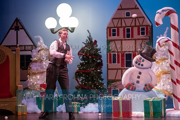 BCA Panto Scrooge-125