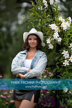 Senior Isabelle Xtras-113