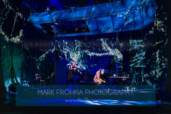 Skylight Ernest Shackleton Loves Me-34