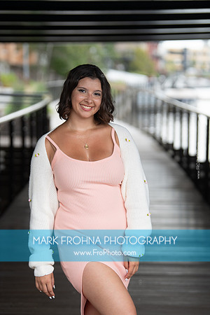 Senior Isabelle Xtras-95