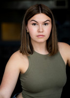 Emma Hipp Headshots 2025-19