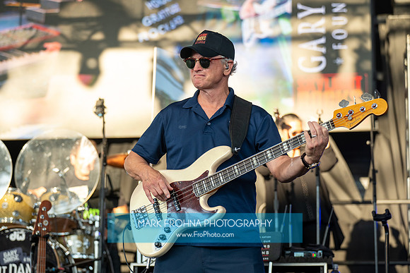 Skylight Rocks Gary Sinise Show-43