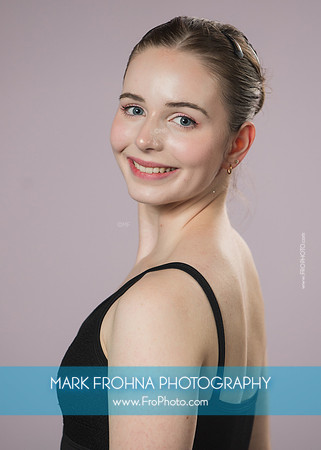 Headshot Gaby 2025-3