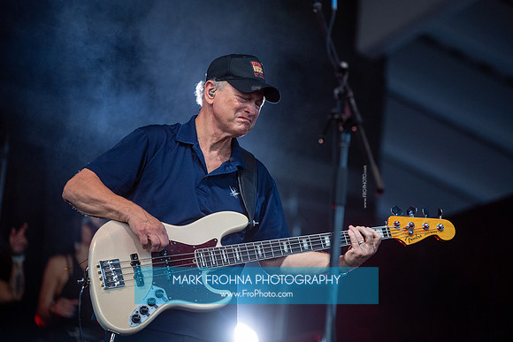 Skylight Rocks Gary Sinise Show-87