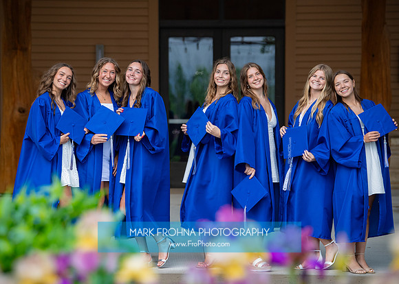 BC DeRosa Friends Graduation Portraits-22