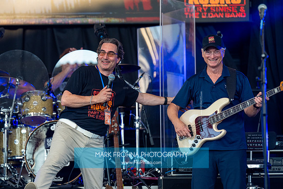 Skylight Rocks Gary Sinise Show-54