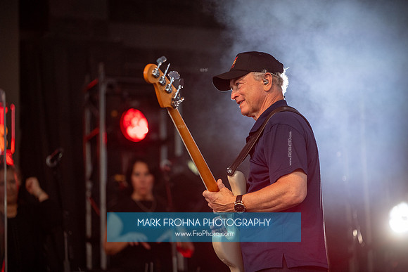 Skylight Rocks Gary Sinise Show-85