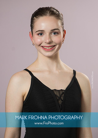 Headshot Gaby 2025-4