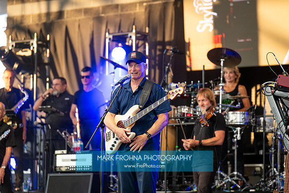 Skylight Rocks Gary Sinise Show-73