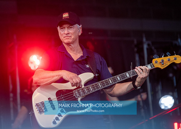 Skylight Rocks Gary Sinise Show-84