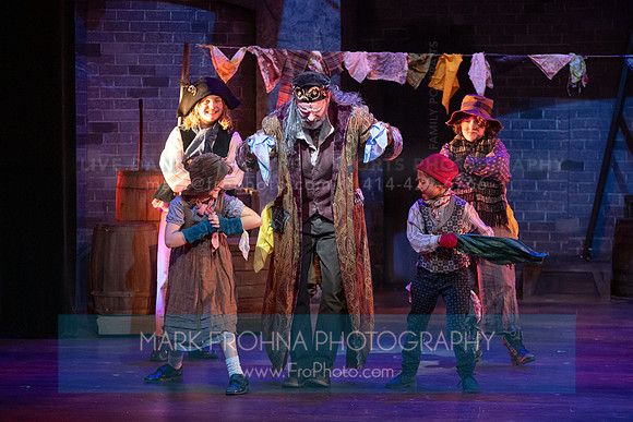 Skylight Oliver Trafalgar Young Performers-320
